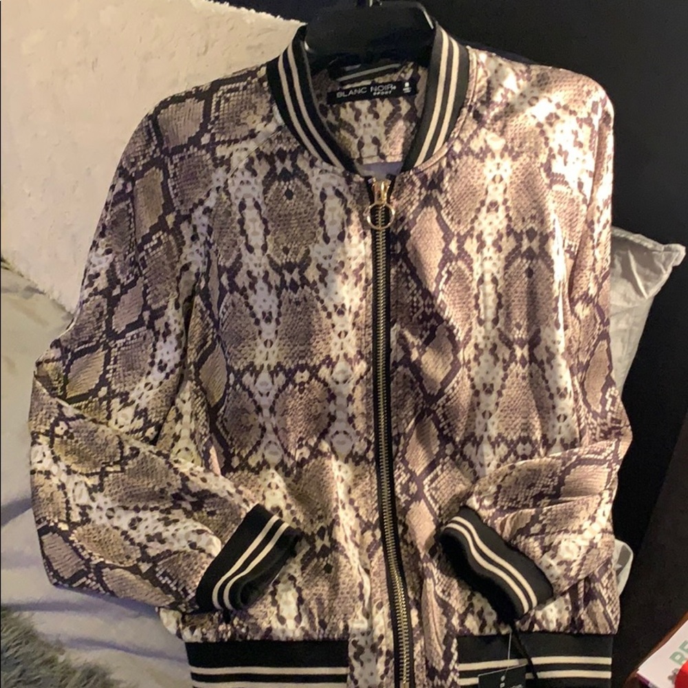 NWT Reptile Wind Bomber Jacket Size Medium